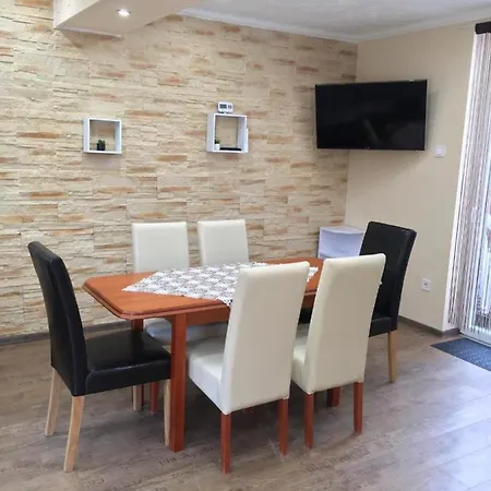 Apartament Zsofia *